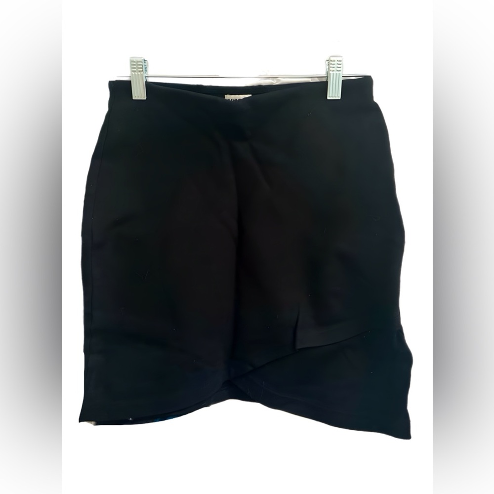 Aritzia Sunday Best black primrose skirt size small
